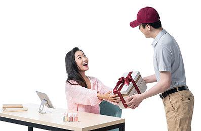 《暗示》Steam页面上线 下楼梯视角恐怖新游